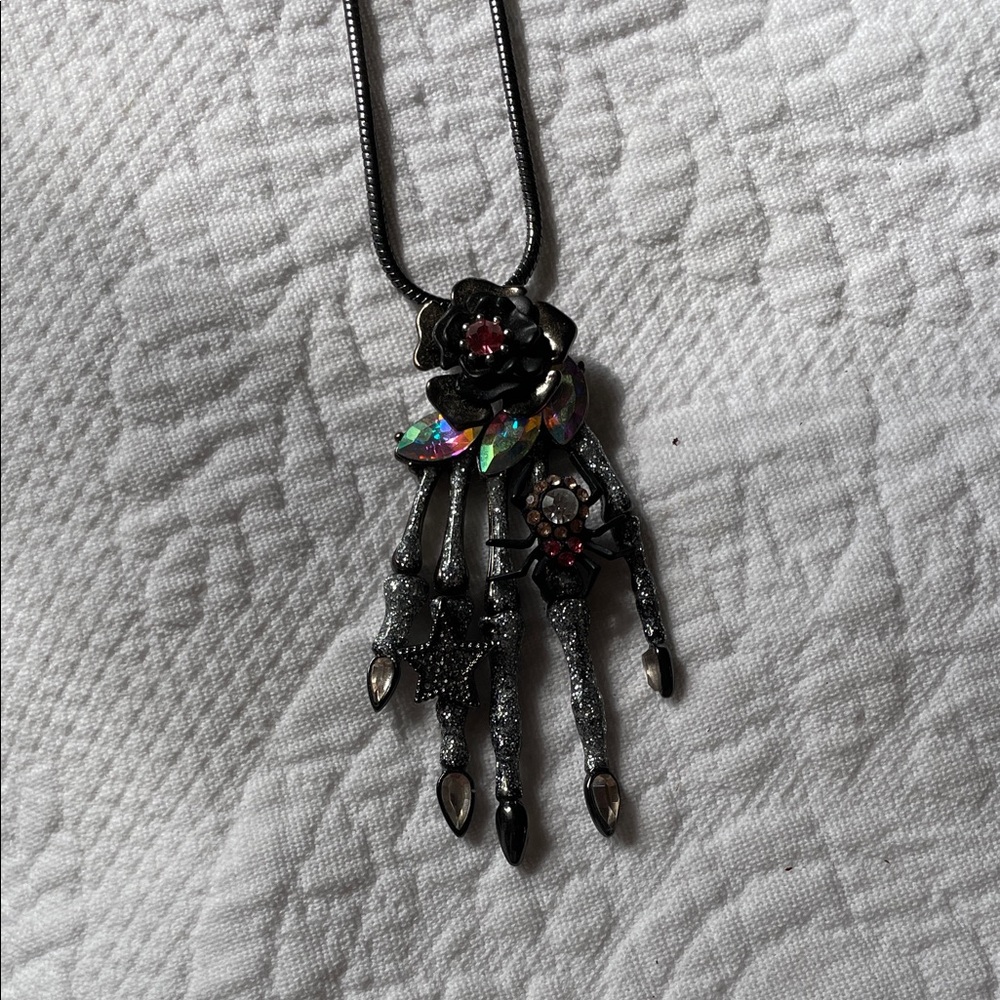 Elegant Black and Silver Floral Necklace hand necklace.